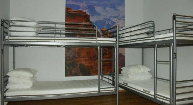 Кровать в общем номере (мужской номер) P-Hotels Brattøra