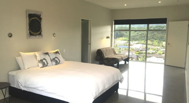 Bell Bird Ridge Holiday Home - Ocean & Valley Views