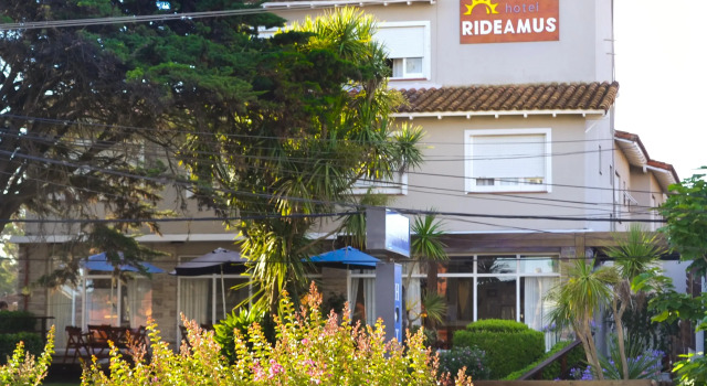 Hotel Rideamus, Rezerwuj Hotel Hotele w Buenos Aires z basenem, Basen