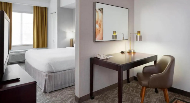 Студия с красивым видом из окна SpringHill Suites Napa Valley