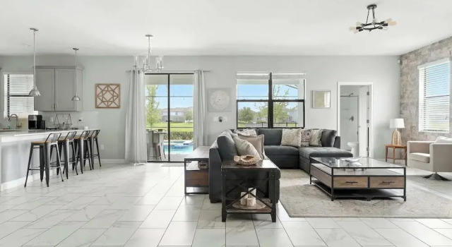 Luxury Decor 6BR at Storey Lake Sleeps 16, Rezerwuj Dom wakacyjny Kissimmee Kissimmee