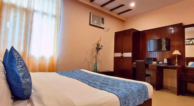 Park Square Hotel And Banquet