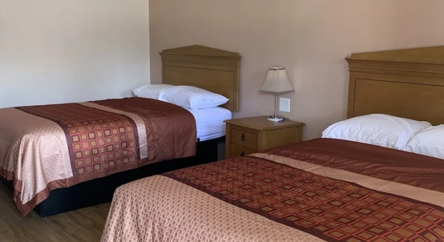 Четырёхместный номер Standard Towne Inn