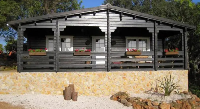 HomeRez - Wooden lodge Vale da vila, Prenota Appartamento  