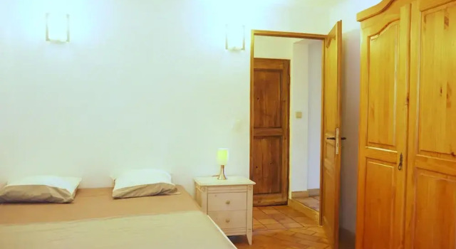 Nice Holiday Home With Private Pool in the Luberon Park, Grambois, Rezerwuj Hotel Grambois Luberon