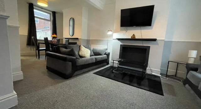 Cozy 2 Bedroom Property With all Amenities