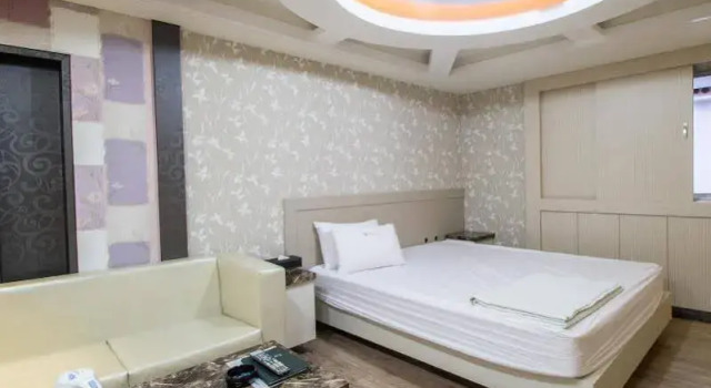 Jeong Seong Hotel, Забронировать Отель Пусан Южная Корея, рядом с Рынок Пхёнхва в Пусане