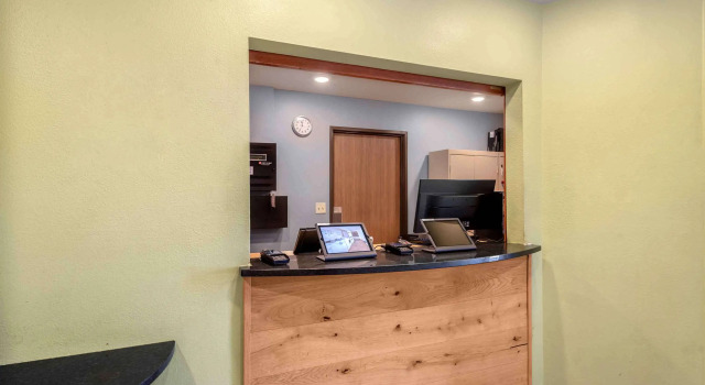Extended Stay America Select Suites - Colorado Springs - Airport, Book Hotel Colorado Springs Colorado
