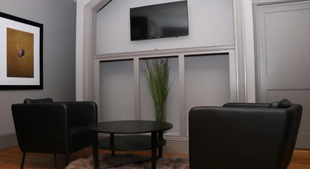 Апартаменты A Stylish Stay w/ a Queen Bed, Heated Floors.. #24