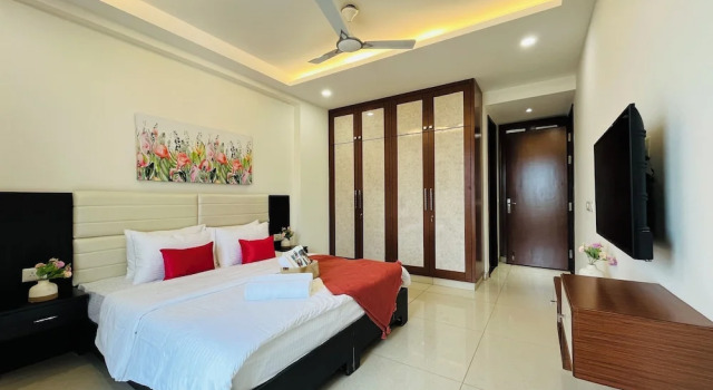 BluO 3BHK Golf Course Road Balcony Lift