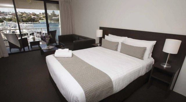 Pier 21 Riverside Apartment Hotel
