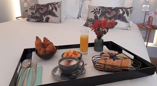 Номер Comfort Aiden by Best Western Clermont-Ferrand - Le Magnetic Hotel & Spa