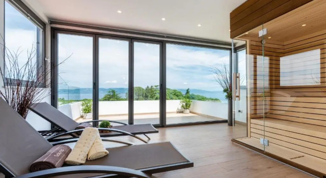 Вилла Luxurious Villa Laurea near Labin with Pool, Sauna & Sea View
