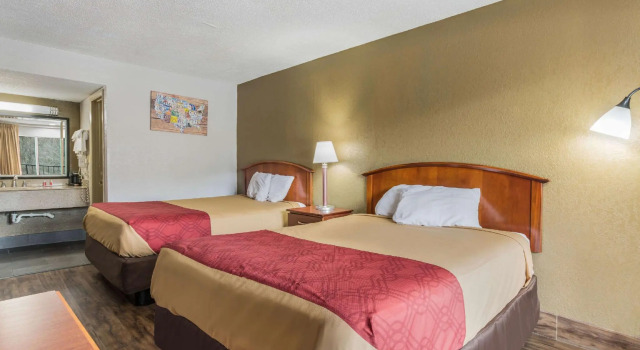 Четырёхместный люкс Econo Lodge Salisbury South