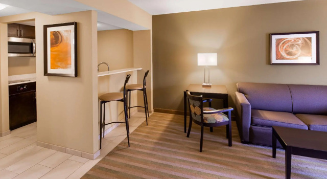 Двухместный люкс Deluxe Best Western Plus Thornburg Inn & Suites