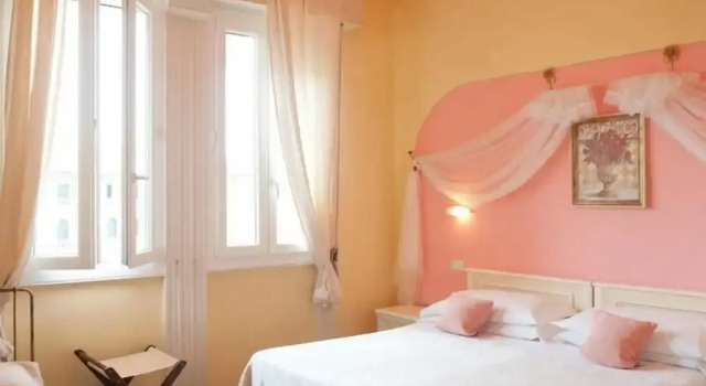 Room-viareggio Old Style Sea View