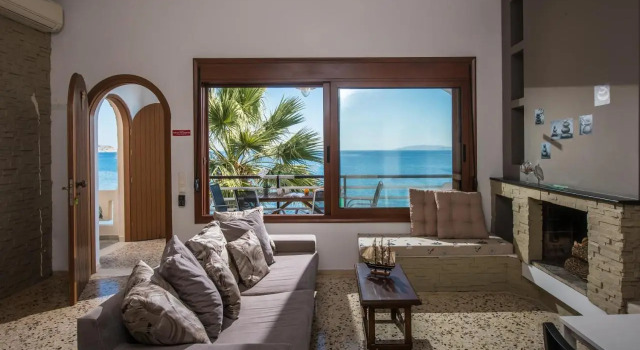 Exclusive Seaside Retreat with Shared Pool & Private Beach Access, Забронировать Отель Родиа 