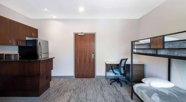 Семейный люкс TRYP by Wyndham Tallahassee North I-10 Capital Circle