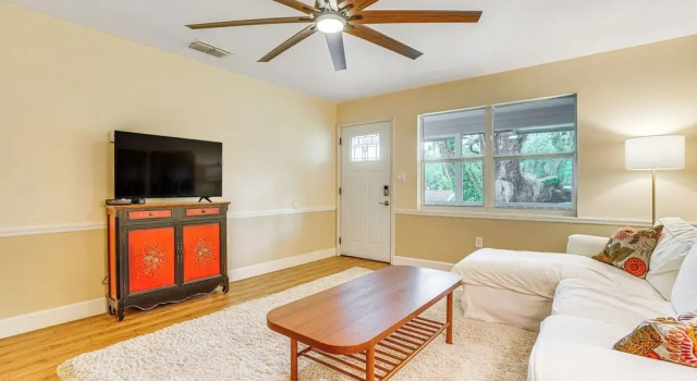 Half-mi to Riverwalk: Charming Sanford Retreat!
