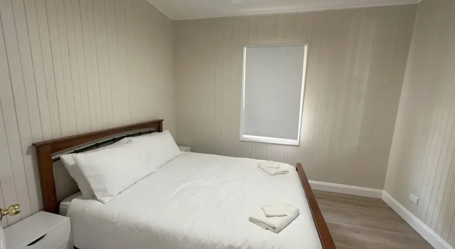Коттедж Charming 3 bedroom Workers Accommodation