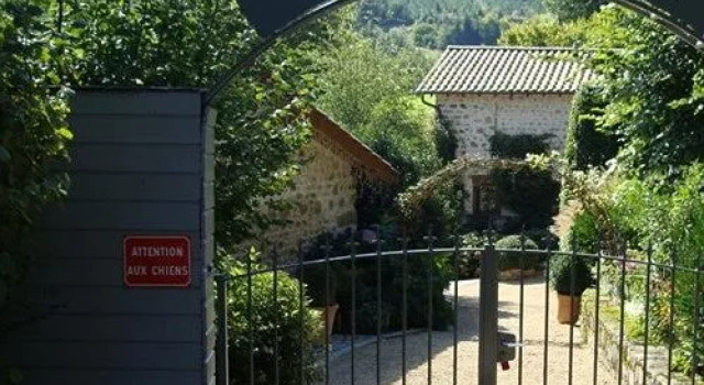 Le Hameau D’Amignié, Rezerwuj Hotel Hotele w Rhône z parkingiem, Parking