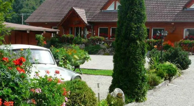 Четырёхместный номер Standard Дуплекс Logis Hôtel Restaurant La Petite Auberge Alsace