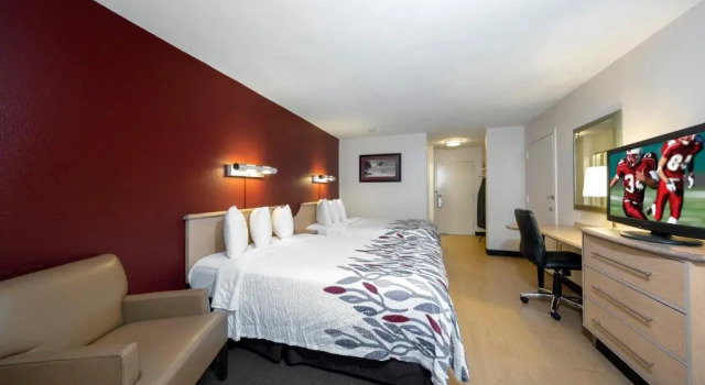 Четырёхместный номер Standard Red Roof Inn Myrtle Beach Hotel - Market Commons