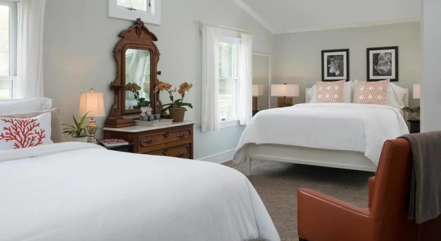 Четырёхместный номер Standard Seven Resort Style Inn near Beach