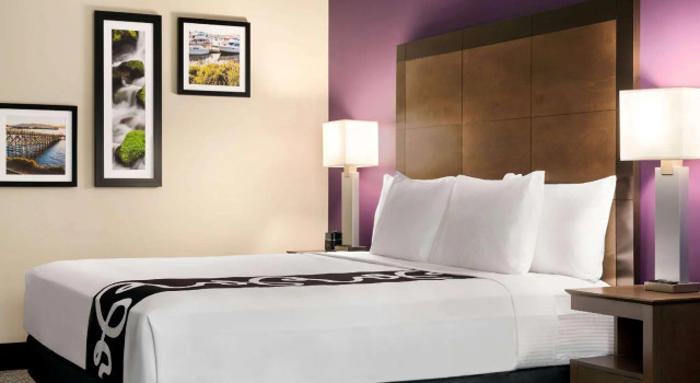 Двухместный номер Standard La Quinta Inn & Suites by Wyndham Burlington