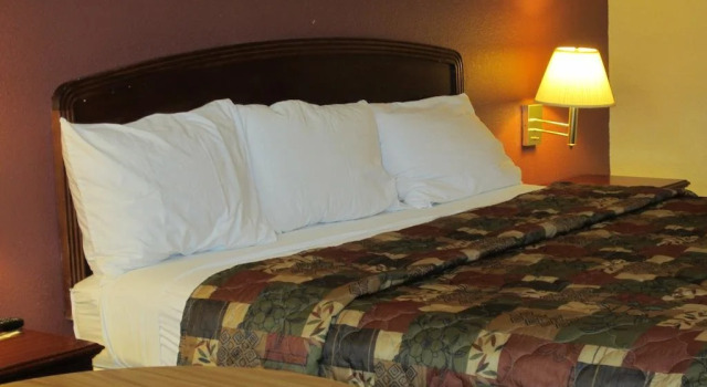 First Western Inn - Fairmont City, Varaa Mini-hotelli Fairmont City Illinois