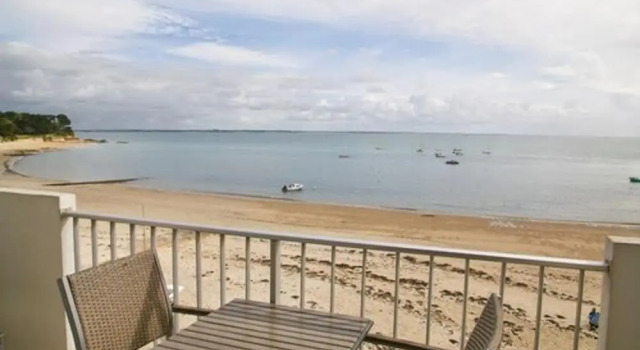 Семейный номер Standard с балконом и с видом на море Hotel De la Plage