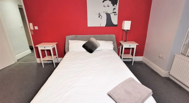 Spacious 2 bed flat in Camden