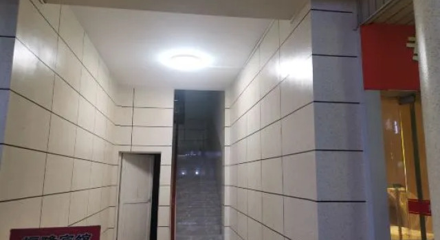 Hefeng Hanglong Hotel, Prenota Hotel Hotel a Enshi Prefecture con parcheggio, Parcheggio