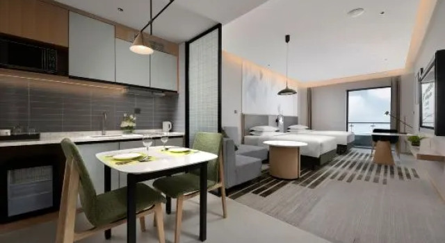 Люкс c 1 комнатой Holiday Inn & Suites Wuhan International Expo