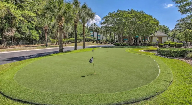 Апартаменты 1 Mi to Beach: Myrtle Beach Condo w/ Pool Access