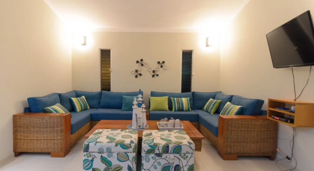 Villa with 4 Master Bedrooms w En-suite Bathrooms