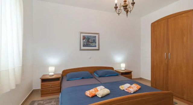 Awesome Home in Pucisca with Hot Tub, WiFi & 5 Bedrooms, Book Hotel Pučišća Brac Island