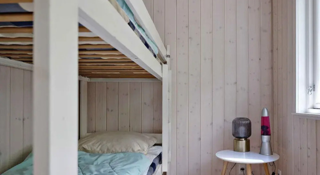 5 Star Holiday Home in Aakirkeby, Book Feriehus Sommerhuse i Hovedstaden region, Hytte