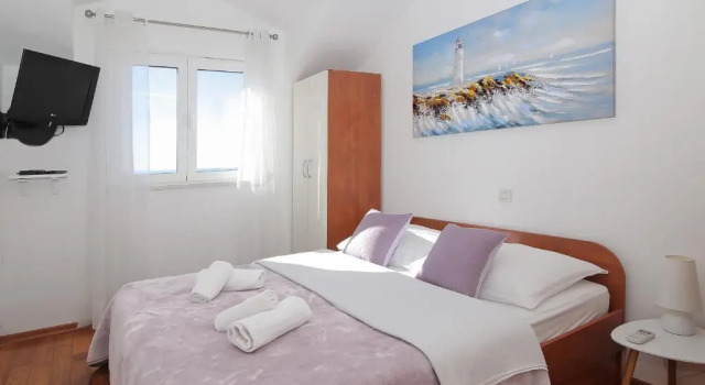 Апартаменты Comfort с 3 комнатами с балконом и с видом на море Apartments Isabora