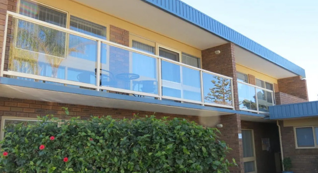 Chapman Court Holiday Units