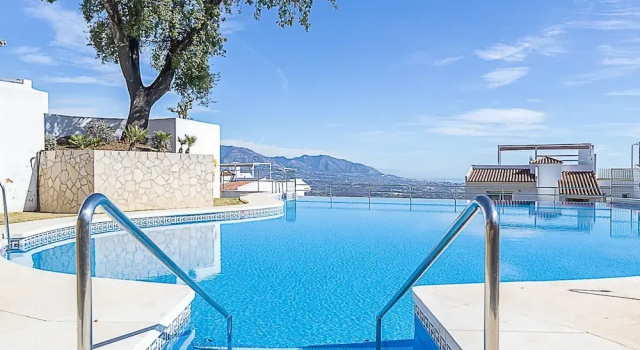 Апартаменты Apt Mairena Forest sea View Pool