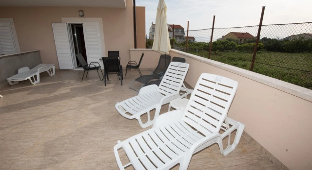 San Marian Apt 1b, Забронировать Отель Отели Подстраны 3 звезды, рядом с Частный Пляж «Апартмани Лена», 3*