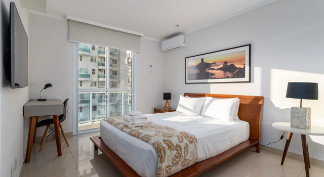 Pineapples FLAMB903 | Barra da Tijuca sleeps 6, Забронировать Отель Барра-да-Тижука , рядом с New York City Centre Rio de Janeiro