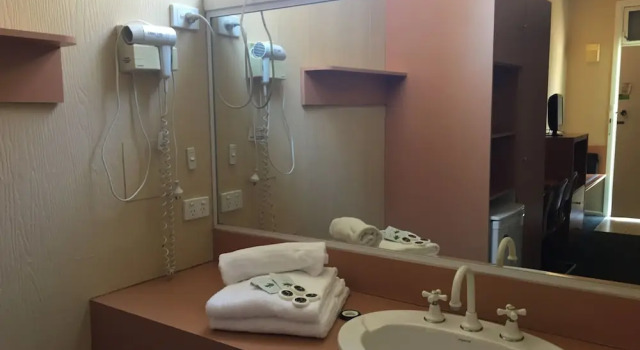 Студия Parkville Motel