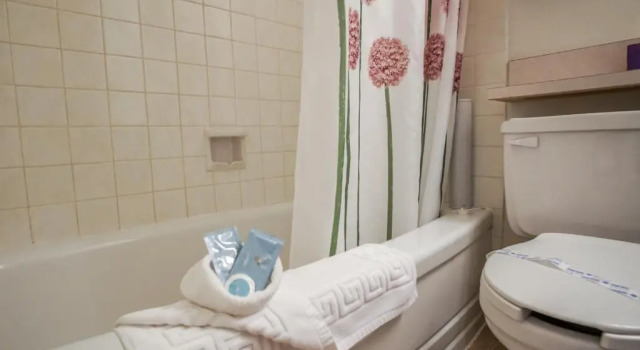 Четырёхместный номер Standard Gables Motel