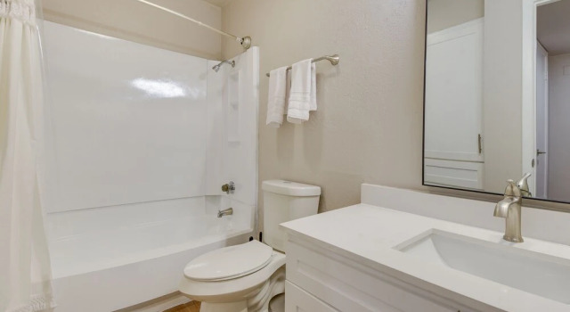 Апартаменты c 1 комнатой Near Stadiums: Grand Prairie Apt w/ Pool Access