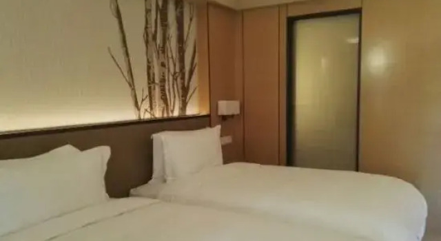 Jinfang Hot Spring Banshan Hotel, Rezerwuj Hotel Hotele w Kunming z parkingiem, Parking