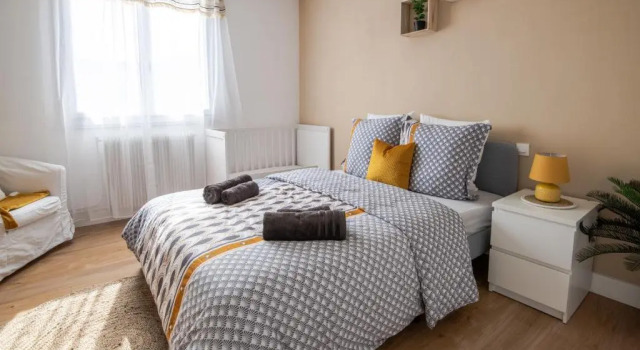 Апартаменты Appartement lumineux/Proche hôpital/Vieux Tours/Parking