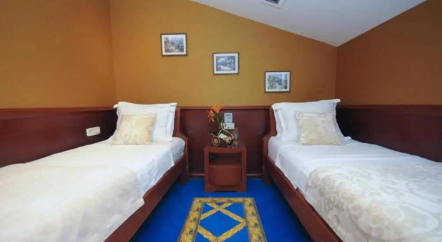 Room-seaview Room in Luxury Villa With p, Buchen Sie Villa Hotels in Bezirk Tivat mit Parkplatz, Parkplätze