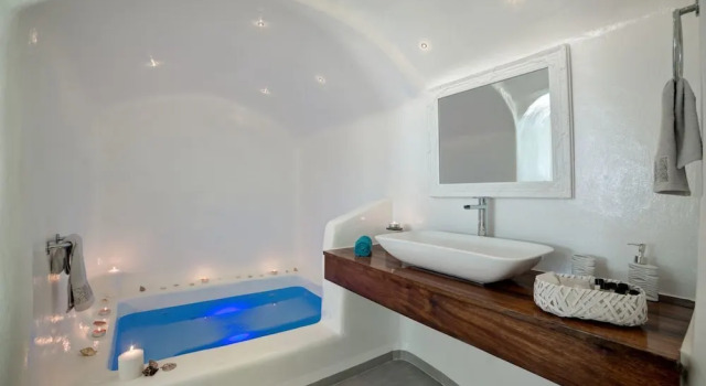 Вилла Deluxe Fira Deep Blue Suites